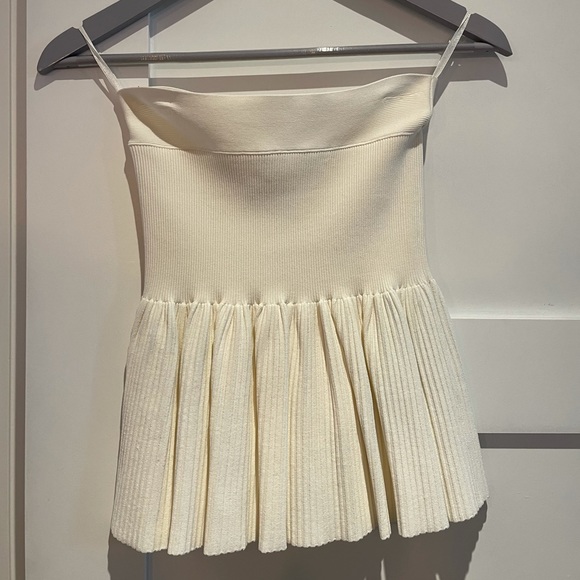 BCBG Cream skirt - Size Small - Never Been Worn - Picture 1 of 3